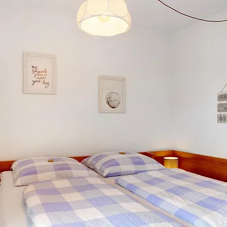 Kreuzbachhof - Ferienwohnung 8 *